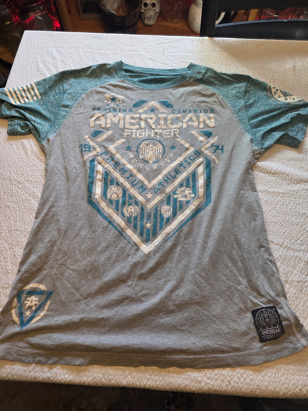 American Fighter Men’s Gray & Teal Graphic Crew Neck T-Shirt Xl